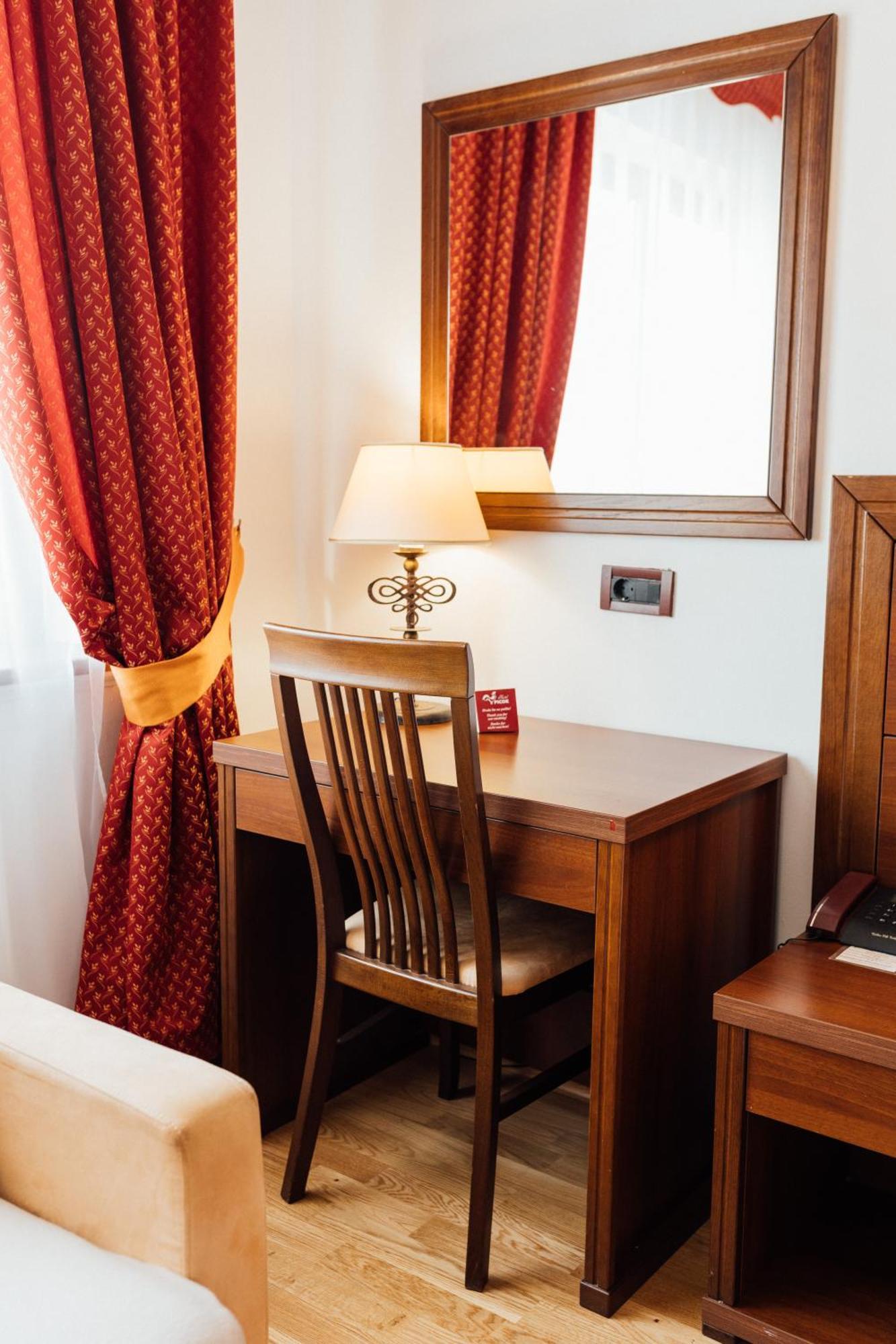 Hotel Picok Ðurđevac Buitenkant foto