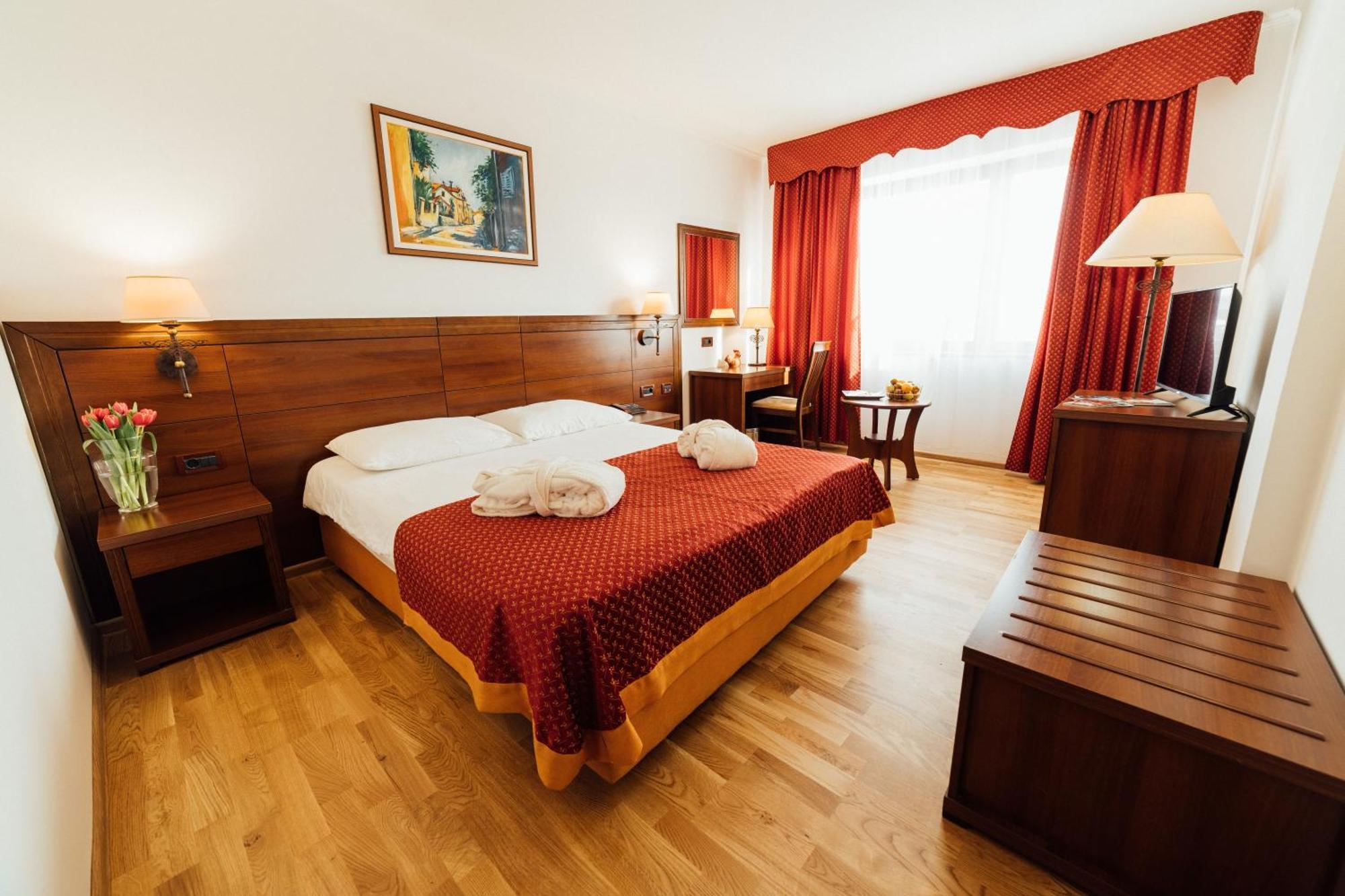 Hotel Picok Ðurđevac Buitenkant foto
