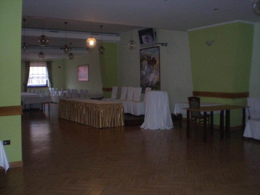 Hotel Picok Ðurđevac Buitenkant foto